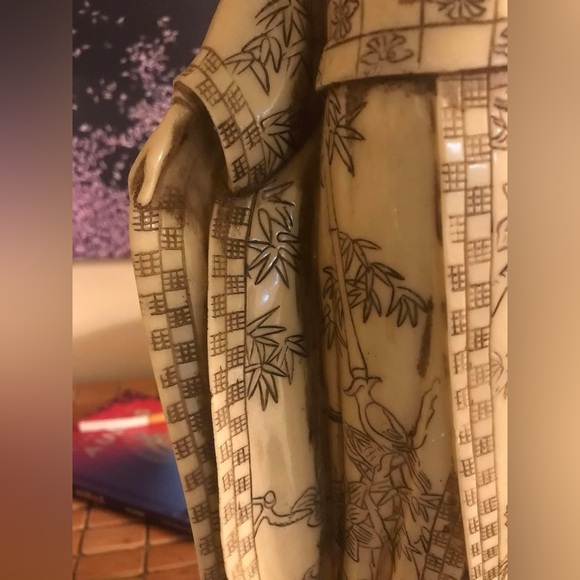 Touch of Class Miyoko Geisha Resin Statue - Picture 5 of 7